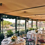 Отель Forum 4*