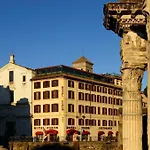 Отель Forum 4*
