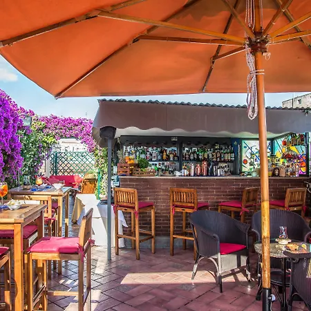 Forum Ξενοδοχείο 4*