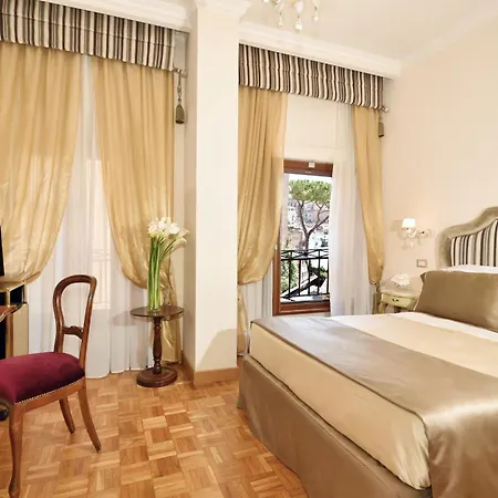 Ξενοδοχείο Forum 4*