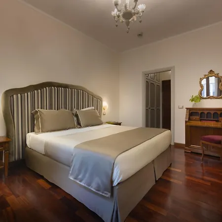 Ξενοδοχείο Forum 4*