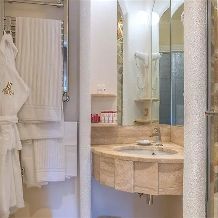 Forum Hotel 4*