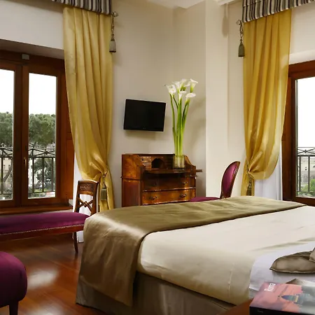 Forum Hotel 4*